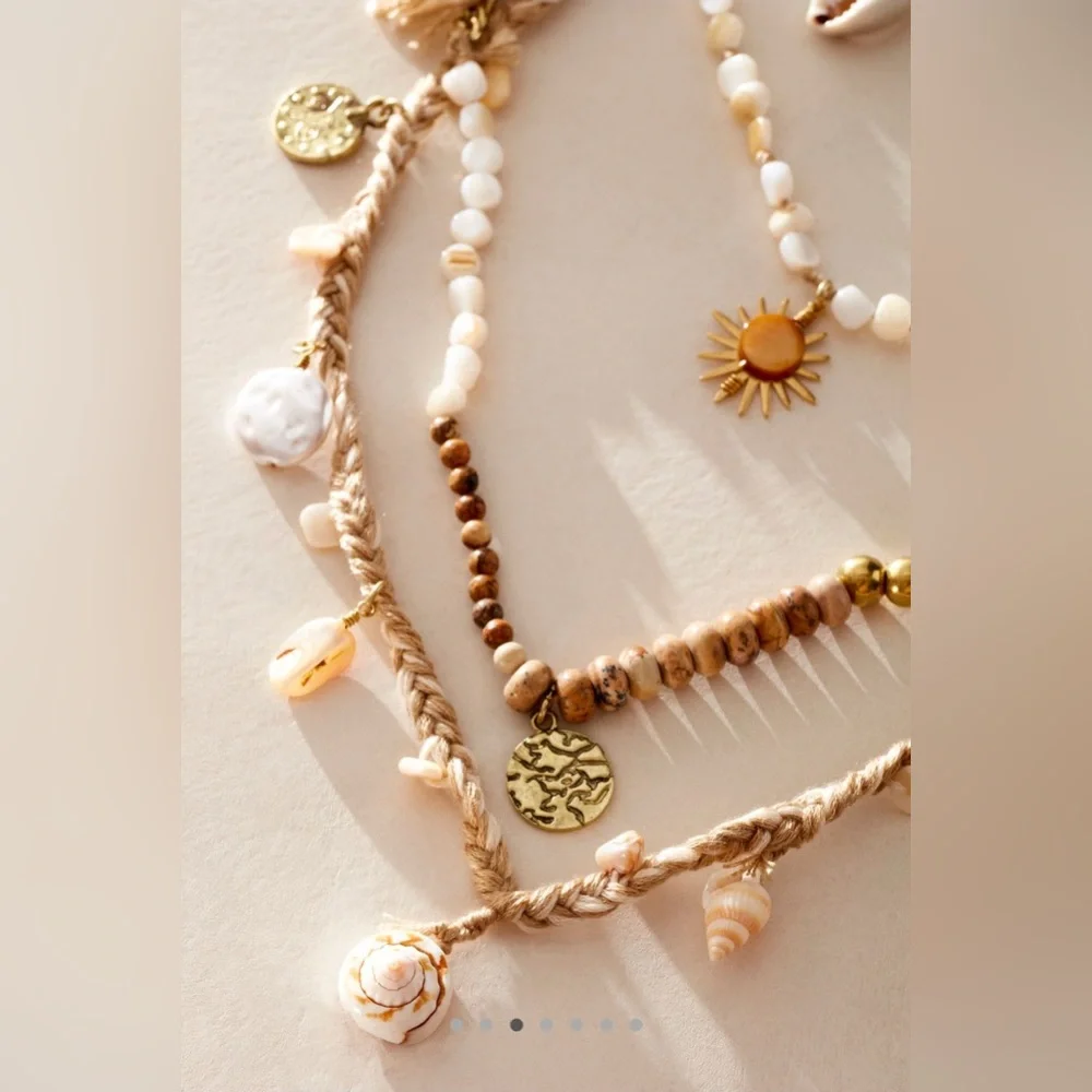 NWT Free People & Ariana Ost River Layer Necklace in Gold and Cream - Picture 2 of 12